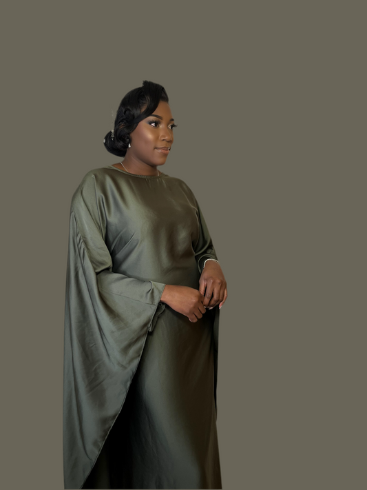 Robe longue stylée couleur vert militaire